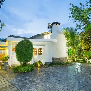 Mistletoe & Cafe Homestay Munnar